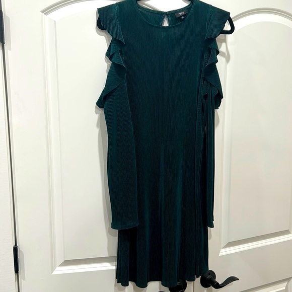 Shoulder cutouts dress - Picture 1 of 3
